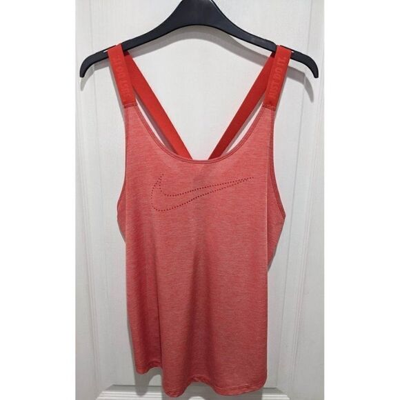 Nike | Elastika Keyhole Training Tank in Red - Picture 1 of 11
